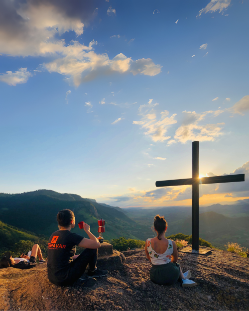 PÔR DO SOL NA PEDRA DA CRUZ